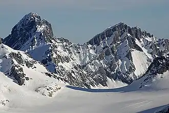 Tschingelspitz rechts, links das Gspaltenhorn und im Vordergrund der Tschingelpass
