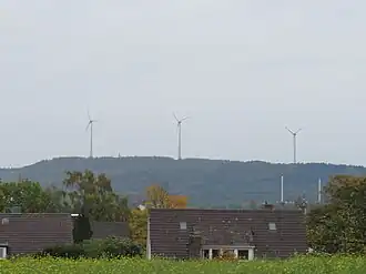Blick auf den Piesberg mit dem Windpark Piesberg