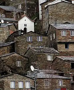 Teilansicht des Dorfes Piódão