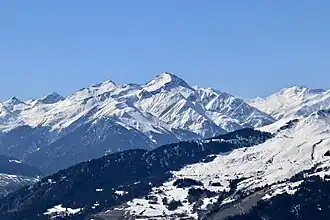 Ansicht von Norden vom Curnius oberhalb Laax