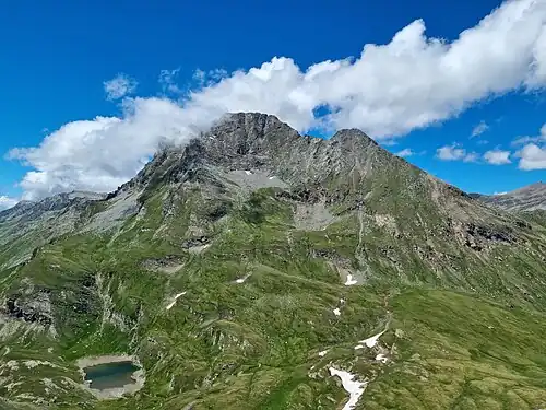 Die Südostflanke des Piz Duan, unten der Lägh da Cam.