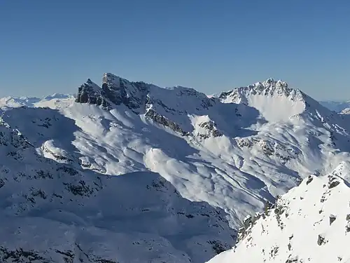 Blick nach Norden zum Piz Forbesch (links) und Piz Arblatsch (rechts).