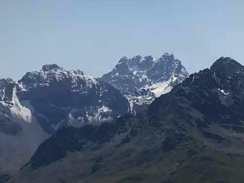 Blick nach Süden zum Piz Kesch.