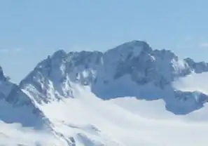 Nordwestflanke des Piz Ravetsch im Winter