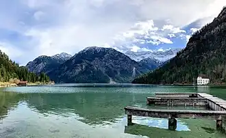 Spießberg, Lichtbrenntjoch, Spieß, Pitzenegg (von links nach rechts) über dem Plansee