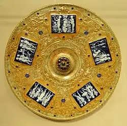 Taxile Doat, Platte mit eingefügten Kameen in Pate sur Pate-Technik (Schlickermalerei), 1901, Sèvres-Porzellan, Nelson-Atkins Museum of Art