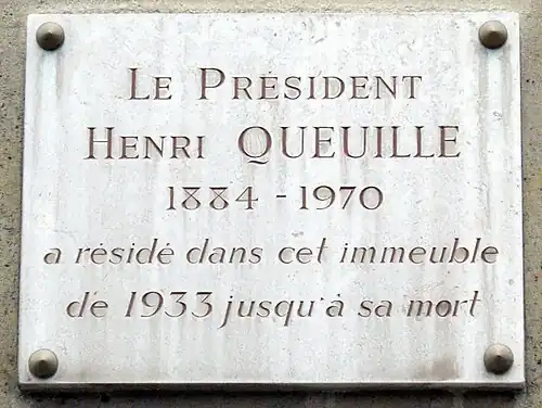 Nr. 100: Hier wohnte von 1933 bis zu seinem Tod 1970 der mehrmalige französische Ministerpräsident Henri Queuille.