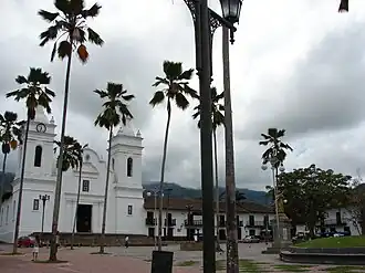 Hauptplatz und Kirche in Guaduas