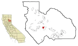 Lage von Quincy im Plumas County (links) und in Kalifornien (rechts)