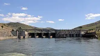 Staumauer und Schleuse Pocinho