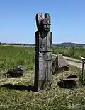 Nachgebildete keltische Statue aus Holz