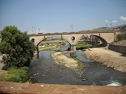 Crati-Brücke zwischen Cosenza Centro und Cosenza Casali