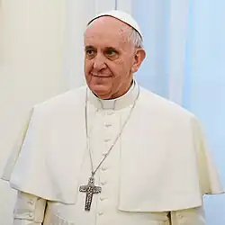 Die weiße Soutane des Papstes Franziskus symbolisiert Barmherzigkeit, Bescheidenheit, Einfachheit, Frieden und Sanftmut.