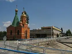 Kapelle am Kreuzfahrthafen und Suworow-Denkmal (Boris Eduards)