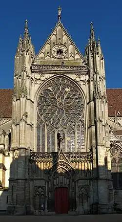 Kathedrale&nbsp;von&nbsp;Sens, Rosen­fenster am Süd­quer­haus, Ende 15. Jh., Flamboyant