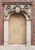 Portal des Anbaues an der Außenfassade des Museums für Hamburgische Geschichte