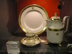 Service für den Bundespräsidenten, mit dem Wappen von Österreich in Gold versehen