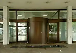 Drehtür des Kundeneingangs