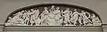 Bogenrelief im Mittelteil