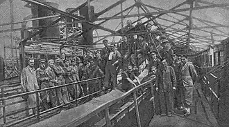 Polnische Arbeiter und sowjetische Spezialisten beim Wiederaufbau, 1945