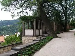 Aussichtsplattform, kleines Belvedere, im Wallgarten der Prager Burg