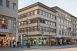 Pregizer Apotheke vom Pforzheimer Leopoldplatz aus gesehen, 2016