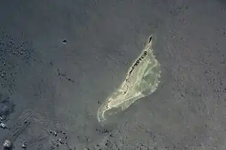 NASA-Bild des Providence-Atolls. Westlich davon ist die kleine Insel Saint-Pierre zu erkennen.