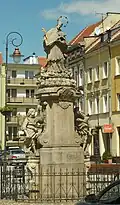 Johannes-Nepomuk-Statue mit dem Wappen