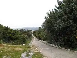 Straße zwischen den Orten