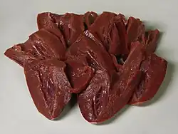 Rohe Herzen von Puten (halbiert und geputzt)