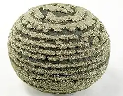 Knollig-kugelige Pyrit-Limonit-Konkretion (Handelsname Bojistein)