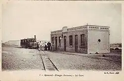 Endbahnhof Quend-Plage mit Lokomotive „Bienvenue“