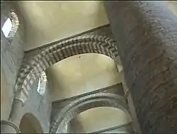 Quertonnen in Saint-Philibert in Tournus, frühes 11.&nbsp;Jh.