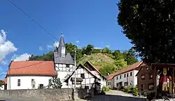 Kirche, Burgruine und Roland
