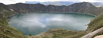 Caldera mit Kratersee
