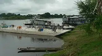 Boote in Puerto Almacén am Río Ibare