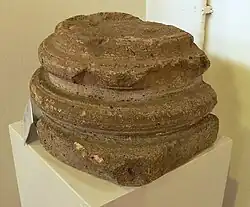 Säulenbasis aus dem 2. bis 3. Jahrhundert