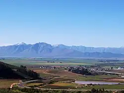 Blick von der R46 auf Riebeek Kasteel