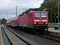 Eine Regionalbahn nach Naumburg fährt auf Gleis&nbsp;2 in Kronach ein