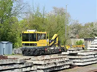 Bamowag 54.22 der DB Netz mit Beiwagen in Döbeln Hbf