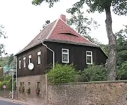 Unteres Berghaus, Süd- und Ostseite