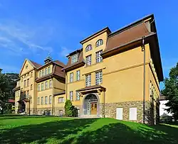 Hauptschule in der Schulstraße 13 und 15