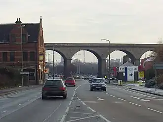 Bögen der Nordseite über die Kirkstall Road