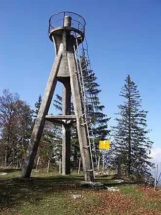 Beobachtungsturm auf dem Mont Raimeux