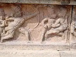 Relief am Airavatesvara-Tempel mit einer Szene aus dem Ramayana