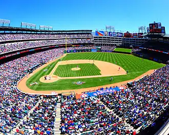 Der Globe Life Park in Arlington im April 2009