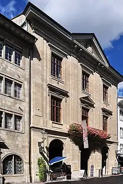 Vorderseite des Rathauses