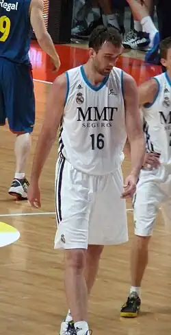 Mirza Begić (rechts)