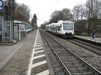 Breisgau-S-Bahn im Bahnhof Gundelfingen
