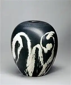 Kugelvase mit Wasserschlierenglasur, 1989